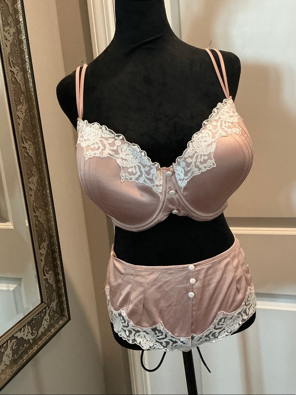 Women’s Blush Pink Lace Satin Bra & Tap Panty Set